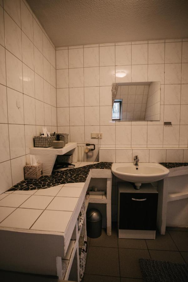 Eigenes Maisonettehaus In Idyllischer Lage Mit Balkon, Nahe Messe, 24H Self-Check In, Gratis Parken Schwabach Eksteriør bilde